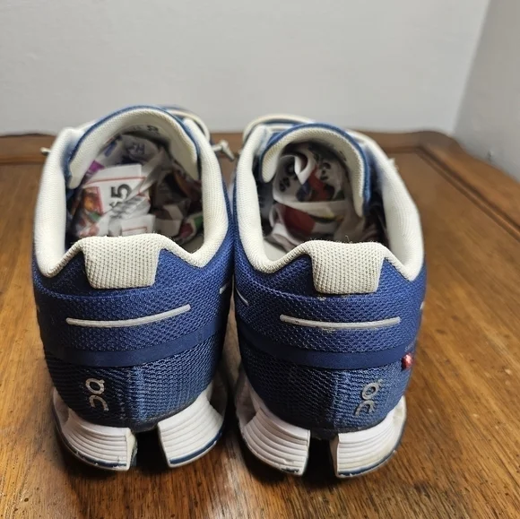 On Cloud Swiss Engineering Running Shoes Women's Size 10.5 - Picture 4 of 7